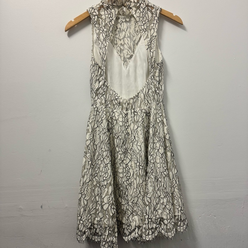 Keepsake Porcelain White Lace Skater Dress in Small - Picture 5 of 6